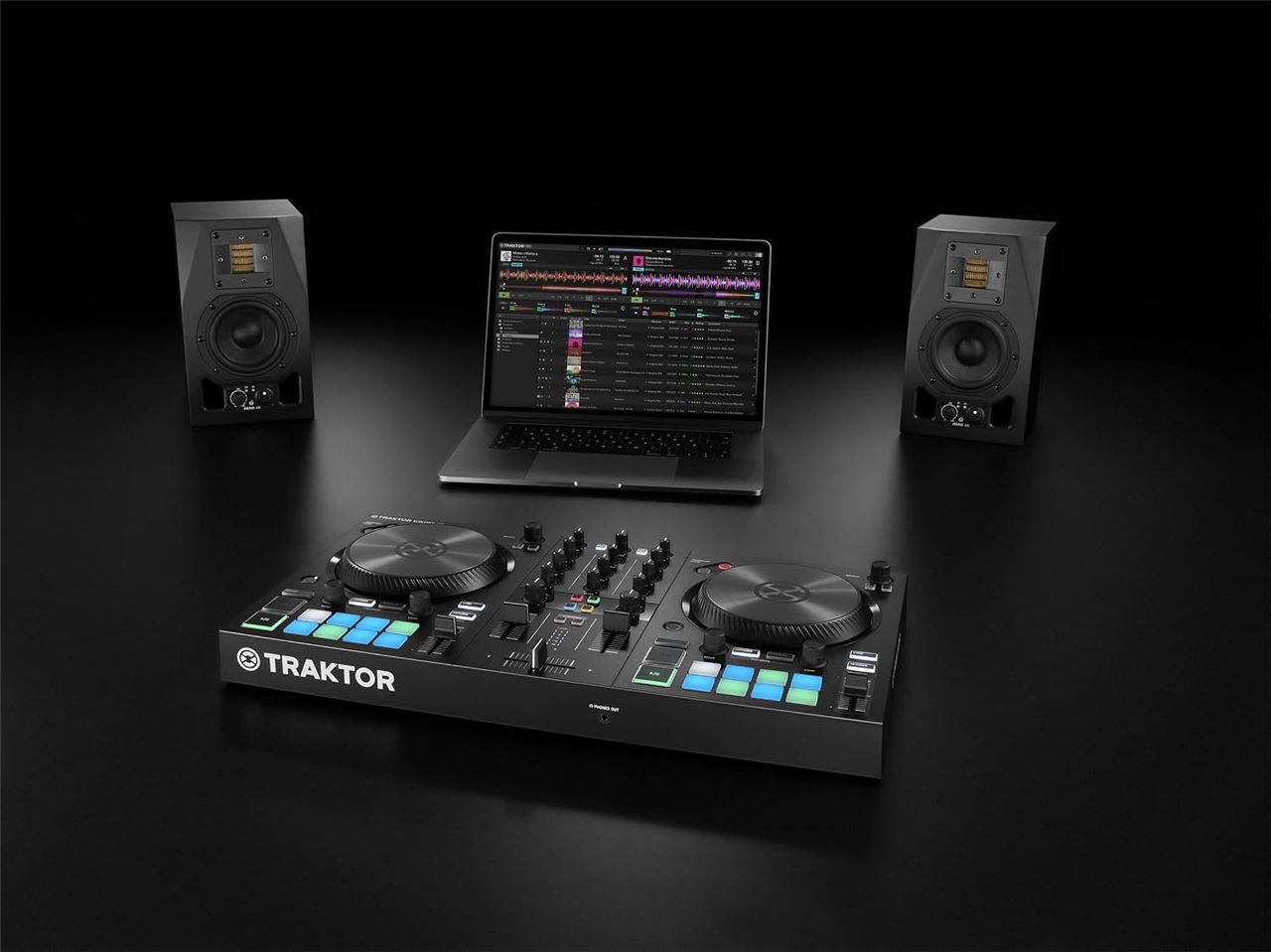 Consolle DJ per iniziare: Traktor Kontrol S2 MK3 con computer e monitor da studio