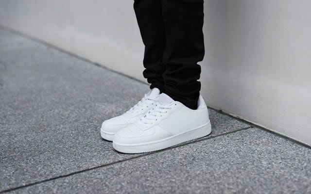 Le Sneakers una Scarpa Adatta a Tutti i Look le-sneakers-una-scarpa-adatta-a-tutti-i-look